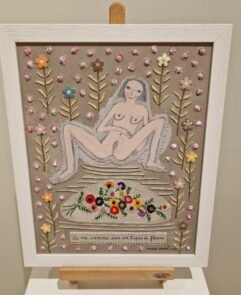 Je me caresse sur un tapis de fleurs